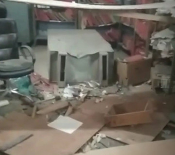 लहान विस्फोट : मालपोत कार्यालय बन्द, स्थानीय त्रसित